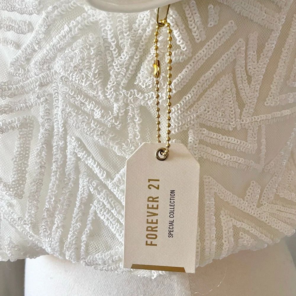 F21 White Geometric Sequin Top sz M NWT - Picture 2 of 6